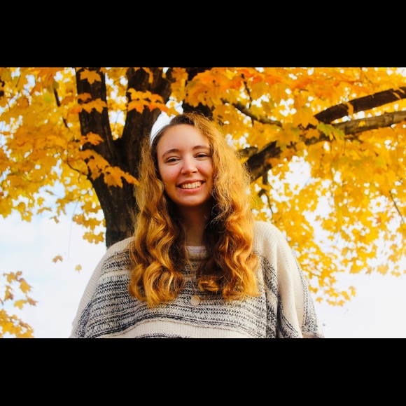 Meet your Posher, Olivia - Picture 1 of 1